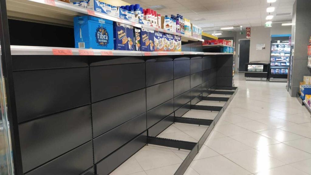 El pasillo de la leche de un Mercadona, sin existencias.