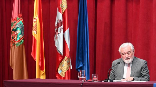 Darío Villanueva en una conferencia celebrada en Burgos