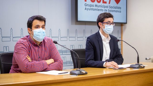 Los concejales socialistas Álvaro Antolín y José Luis Mateos