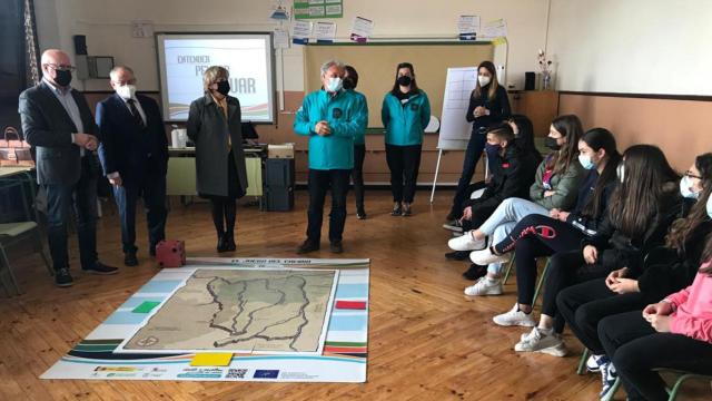 La presidenta de la CHD, Cristina Danés, ha participado en el taller de educación ambiental celebrado en el IES Alfonso VI de Olmedo