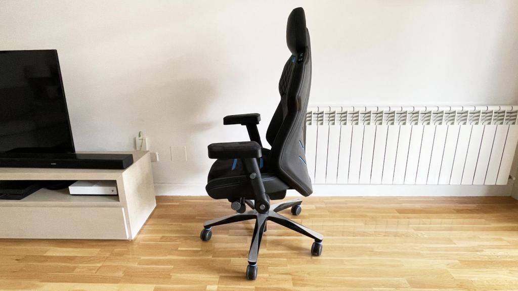 Vista lateral de la silla Backforce One Plus.