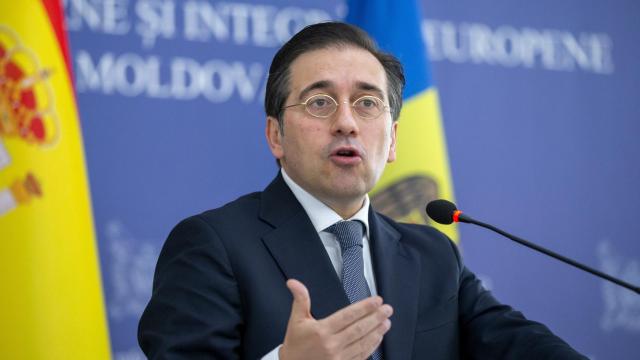 El ministro de Asuntos Exteriores José Manuel Albares durante su visita a Chisináu, Moldavia.