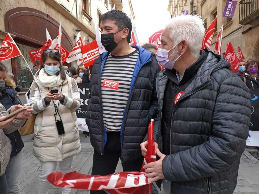 Los secretarios generales de CC.OO. y UGT atienden a los medios