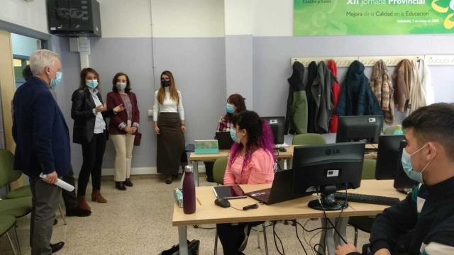 La consejera de Educación en funciones, Rocío Lucas, en su visita al Centro de Formación del Profesorado e Innovación Educativa de Valladolid