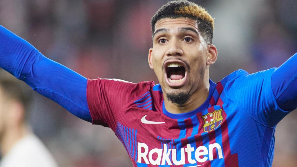 Ronald Araujo, en un partido del Barcelona de la temporada 2021/2022