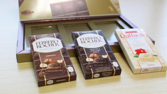 Las tres tabletas de nuevas de Ferrero Rocher y Raffaello.