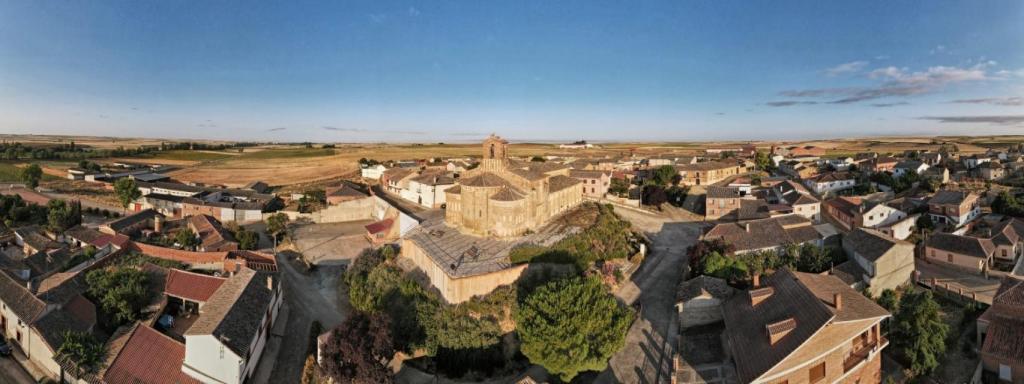 Vista panorámica de Santervás de Campos, donde nació en 1460 Juan Ponce de León.