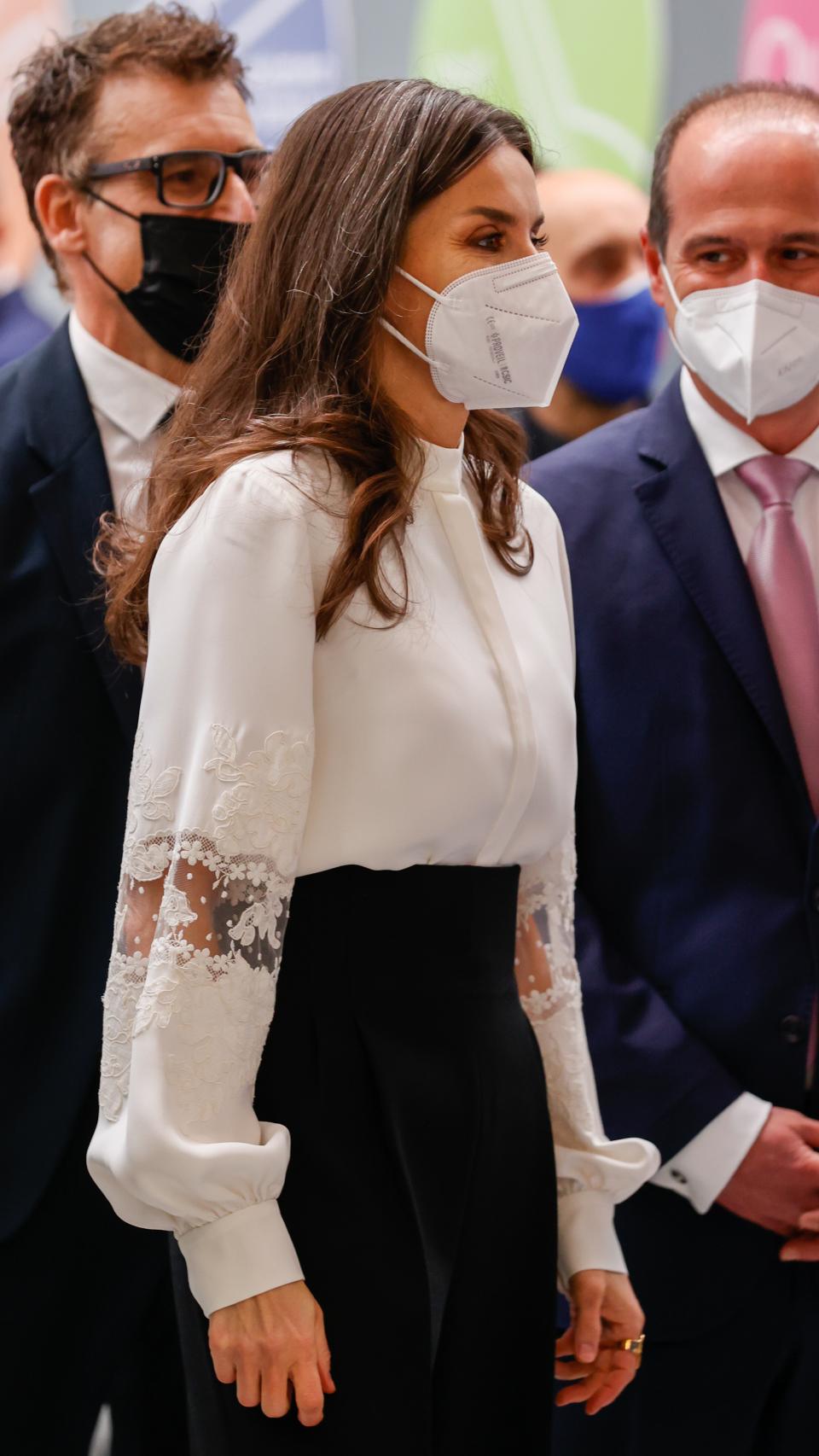 La blusa que ha elegido la Reina para este lluvioso jueves.