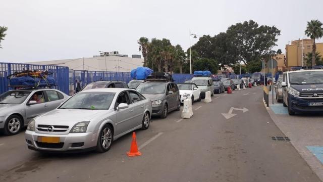 Coches en la frontera de Melilla en 2019.
