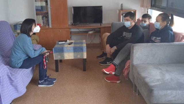 Una de las familias ucranianas que ha ayudado çla iglesia de Orihuela.