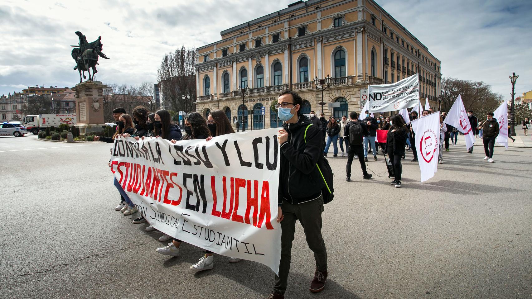 Manifestación de estudiantes en Burgos contra la reforma educativa