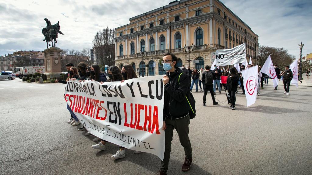 Manifestación de estudiantes en Burgos contra la reforma educativa