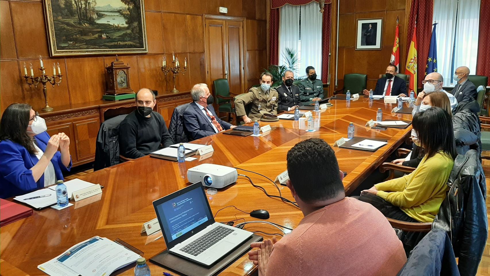 Los programas TándEM, Primera Experiencia Profesional en AAPP e Investigo