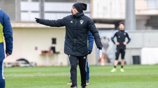 Rueda de prensa de Rubén de la Barrera antes del partido frente al UCAM Murcia