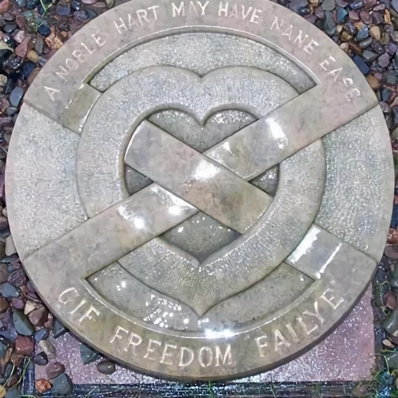 El corazón de Bruce descansa en paz desde entones en la abadía de Melrose, en Escocia.