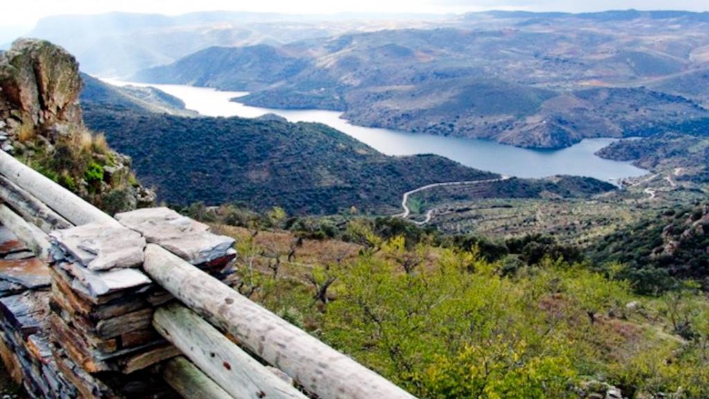 Ruta de los miradores de Arribes: esculturas graníticas del río Duero