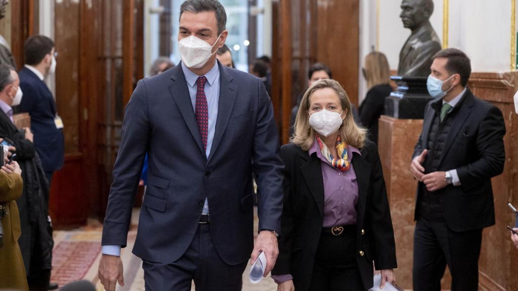 Pedro Sánchez y Nadia Calviño, en el Congreso de los Diputados.