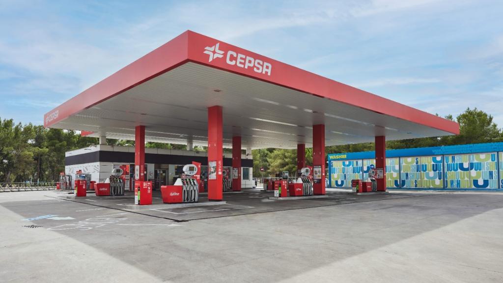 Cepsa ofrecerá un descuento universal e inmediato de 10 cént. por litro a partir de abril