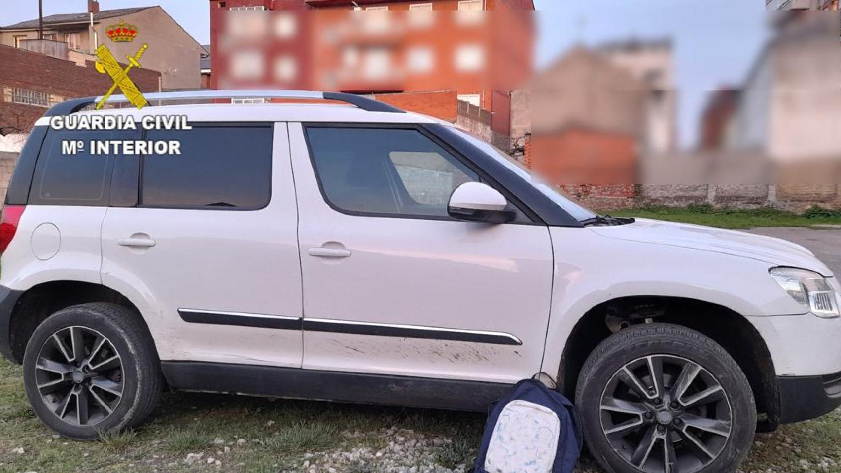 El vehículo con el que se realizaban los robos en las gasolineras