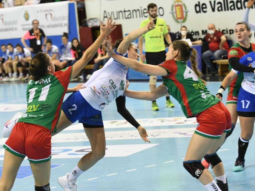 El Caja Rural Aula Valladolid se atasca ante el Handbol Sant Quirze