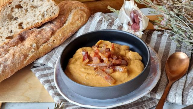 Prepara gachas manchegas como si fueras de La Mancha con esta receta fácil