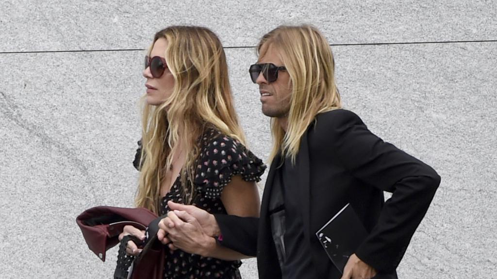 Taylor junto a su mujer, Alison, en una fotografía tomada en mayo de 2027.