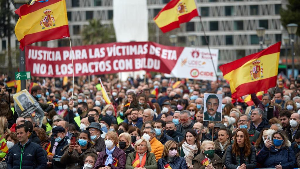 La madrileña Plaza de Colón, este sábado, durante la concentración convocada por la AVT.