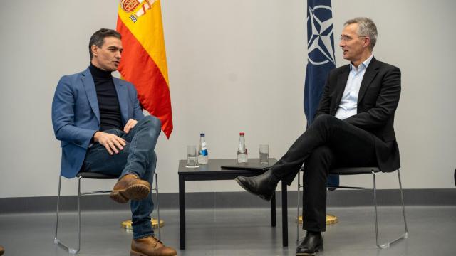 Pedro Sánchez, junto al secretario general de la OTAN, Jens Stoltenberg.