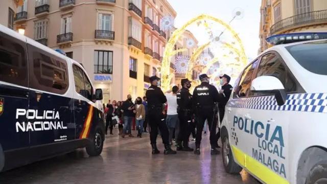 Agentes de la Policía Nacional y Policía Local de Málaga, en una imagen de archivo.