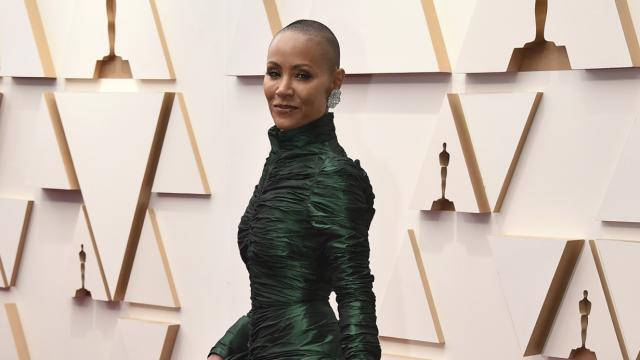 El ejemplo de Jada Pinkett: la alopecia femenina no es una broma