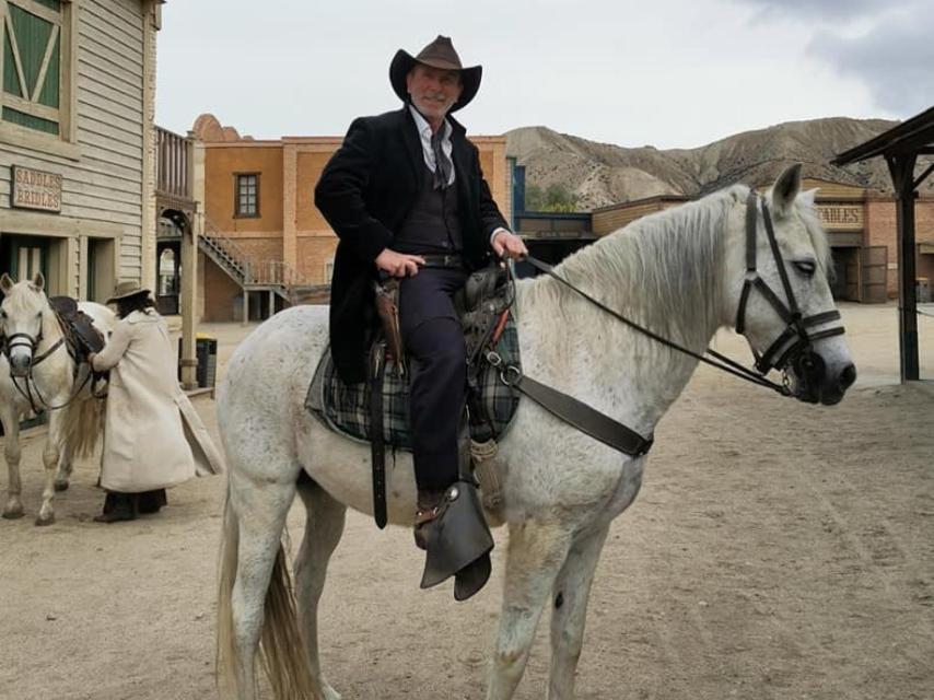 Enrique Durio es actor y un reconocido especialista cinematográfico.