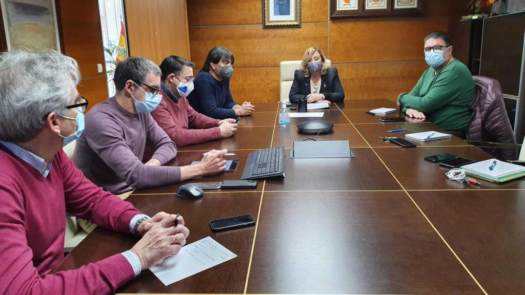 Un instante de la reunión coordinada por la alcaldesa Ana Sala la semana pasada.