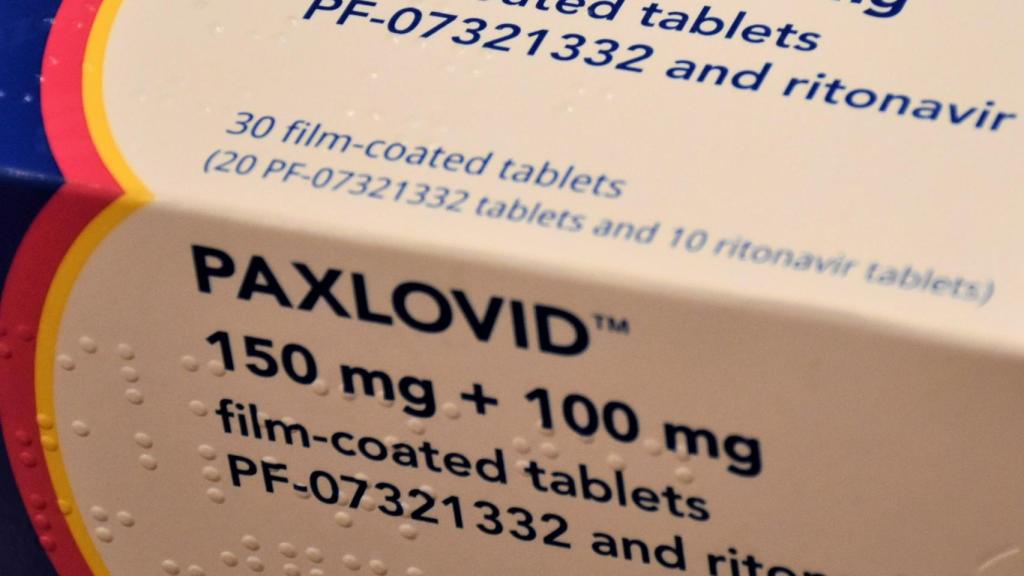 Una caja de Paxlovid.