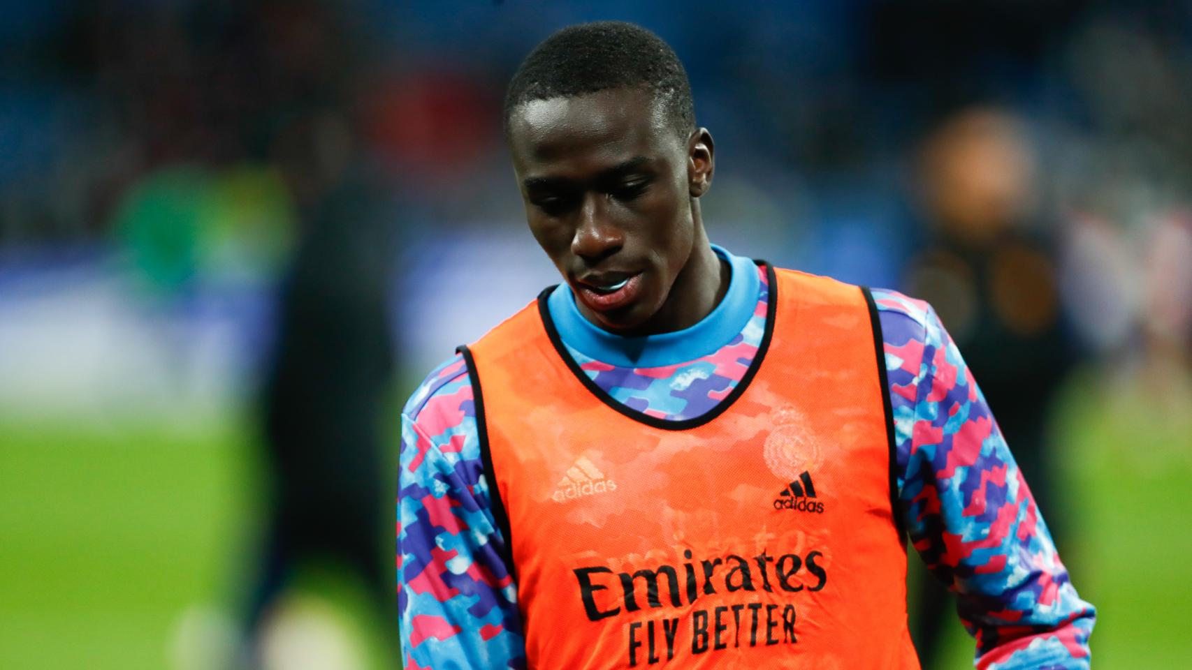 Ferland Mendy, durante un calentamiento.