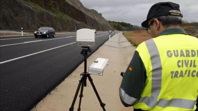 Imagen de archivo de un control de la Guardia Civil de Tráfico.
