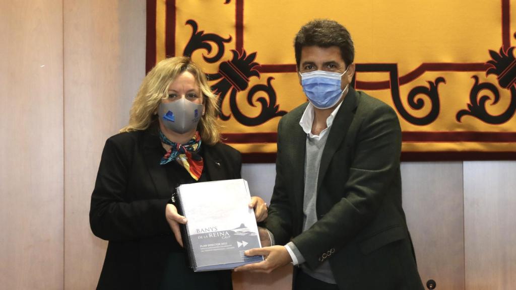 El presidente de la Diputación, Carlos Mazón, y la alcaldesa de Calpe, Ana Sala.
