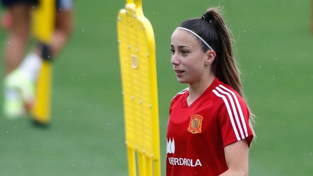 Athenea del Castillo, durante un entrenamiento con España.