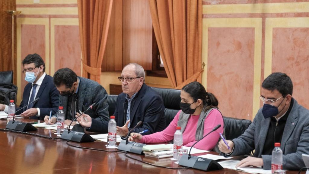 Varios integrantes de la comisión durante el debate sobre Doñana