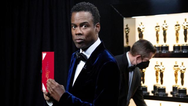 Chris Rock en la gala de los Oscar minutos antes de su altercado con Will Smith.