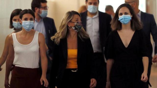 Irene Montero, Yolanda Díaz e Ione Balarra en una imagen de archivo. Efe