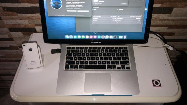 MacBook sin pantalla.