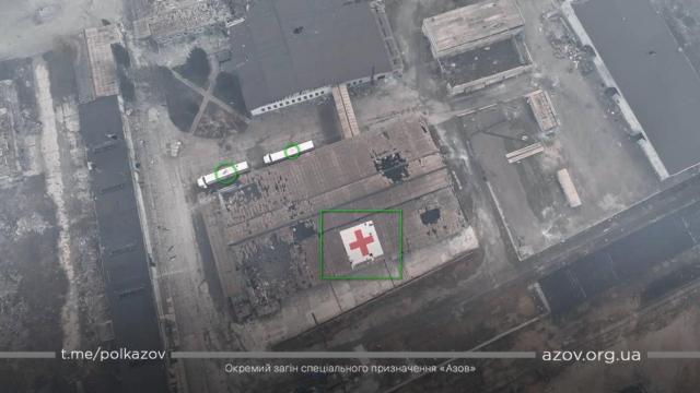 Imagen aérea de la sede de Cruz Roja bombardeada este miércoles en Mariúpol.