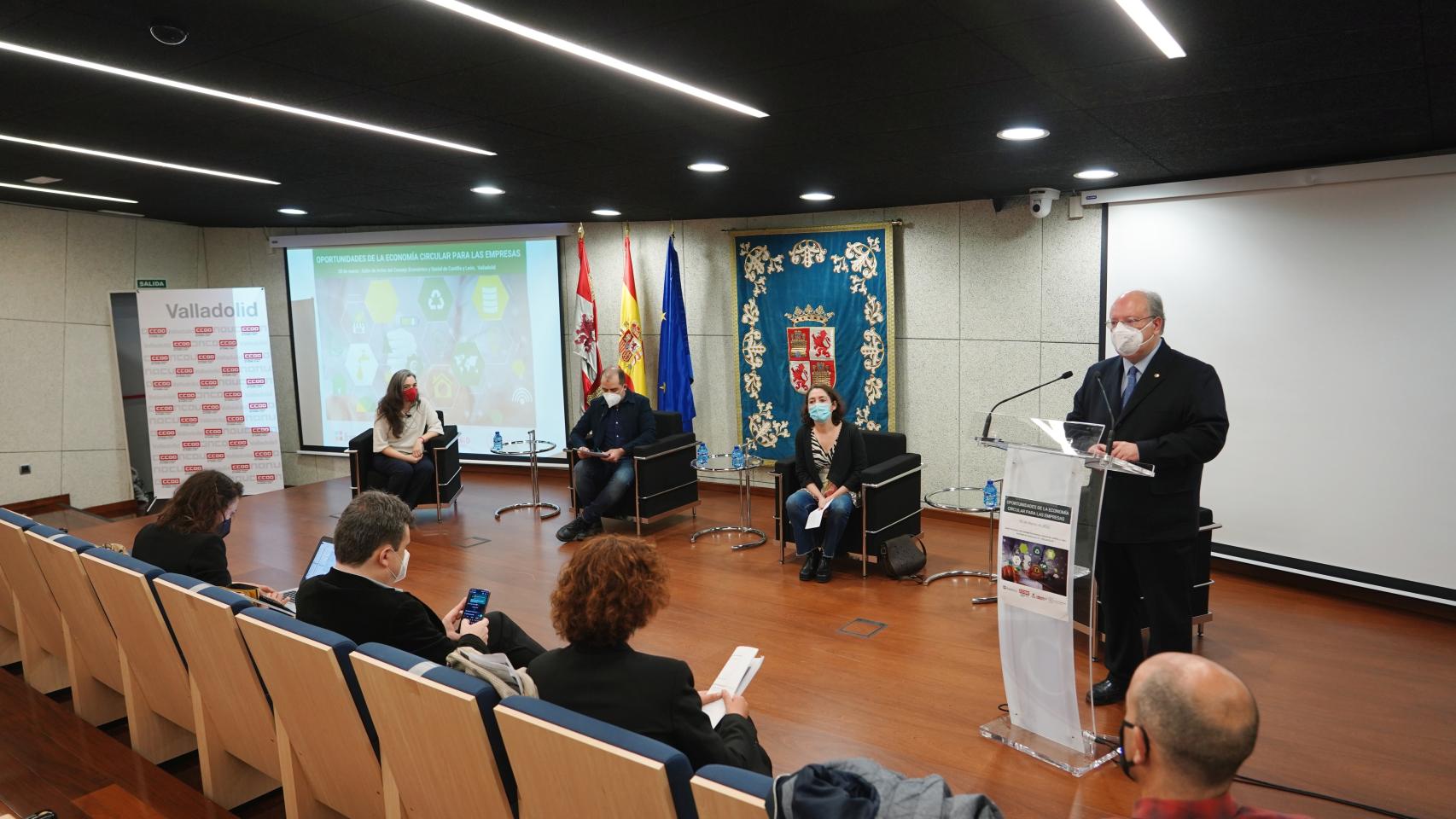 Enrique Cabero en unas jornadas sobre economía circular organizadas por CCOO