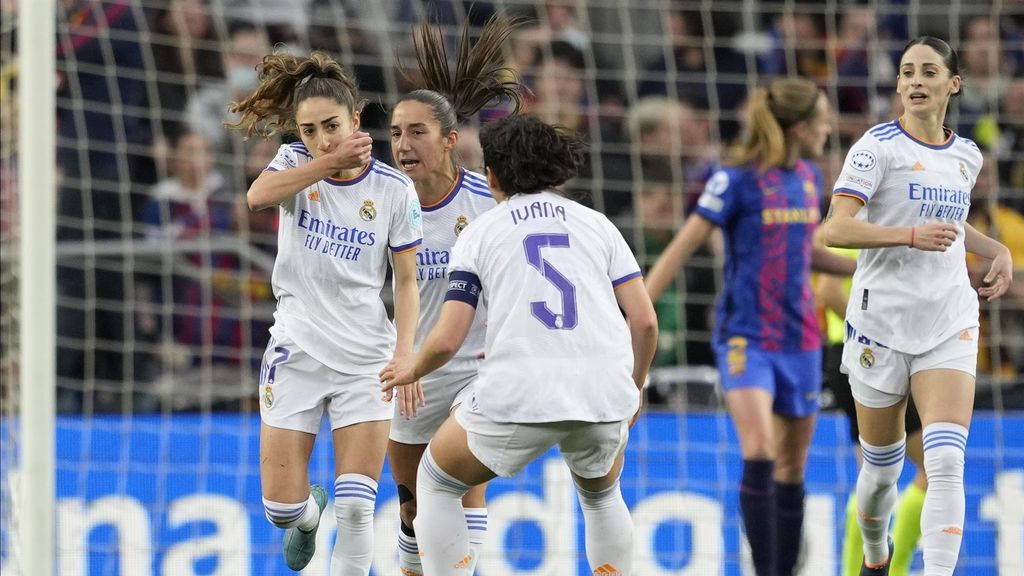 Olga Carmona celebra su gol con el Real Madrid Femenino en El Clásico femenino de la Women's Champions League