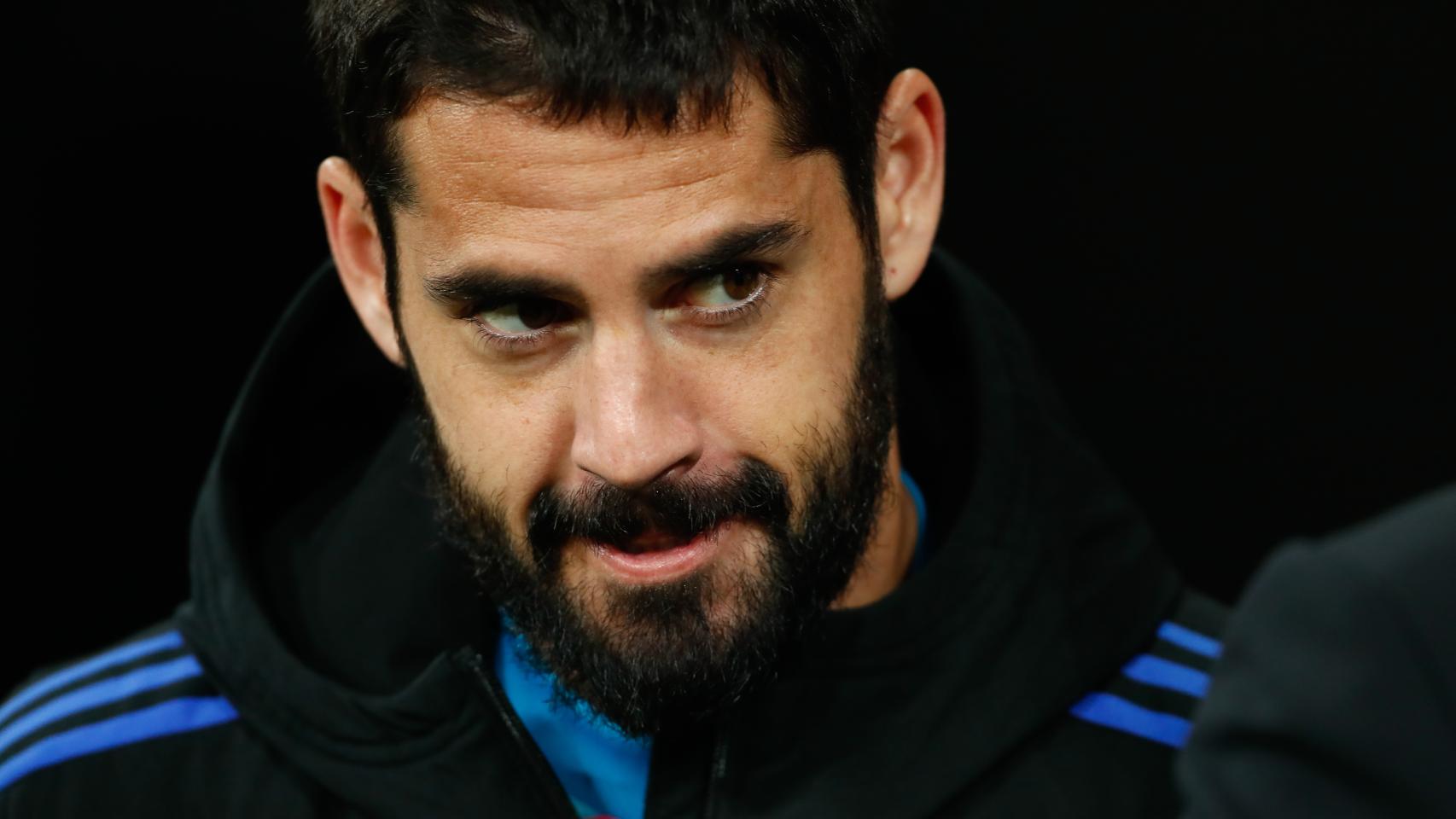 Isco Alarcón, en el banquillo del Real Madrid.