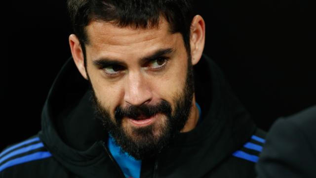 Isco Alarcón, en el banquillo del Real Madrid.