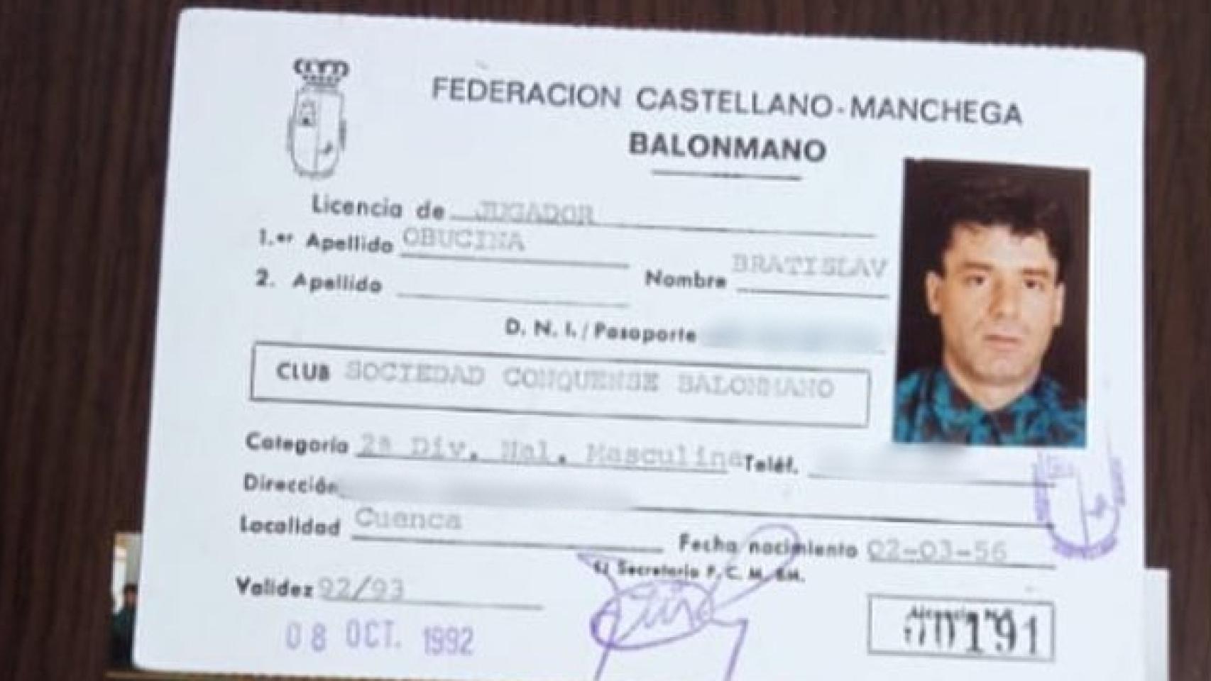 Ficha de 'Bata' Obucina. Foto: @fnbalonmano