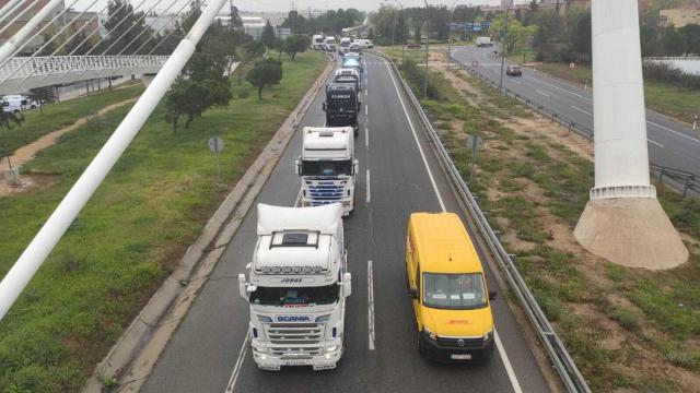 Protesta en Toledo: decenas de camiones se dirigen hacia el centro de la ciudad en marcha lenta
