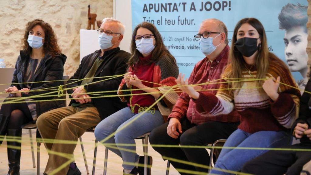 Mónica Oltra, en el centro, junto al alcalde de Valencia en un acto celebrado esta semana.