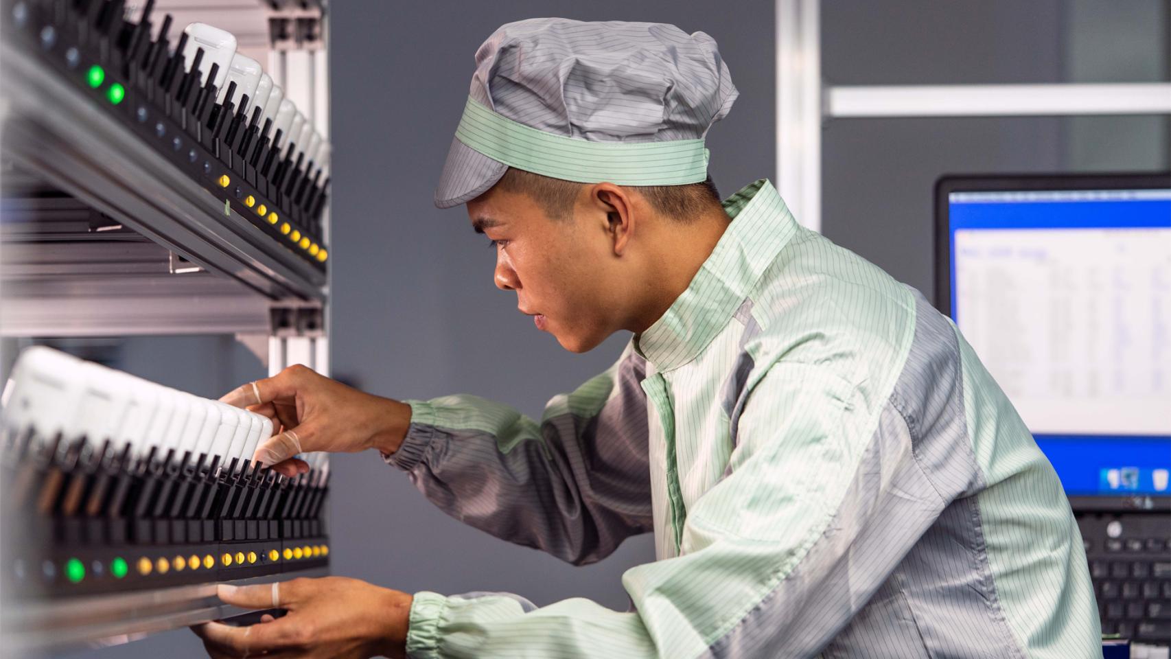 Trabajador de proveedor de Apple.